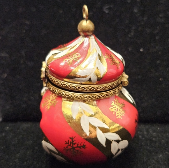 Limoges France Peint Main Christmas Ornament Trinket Box - Picture 4 of 5